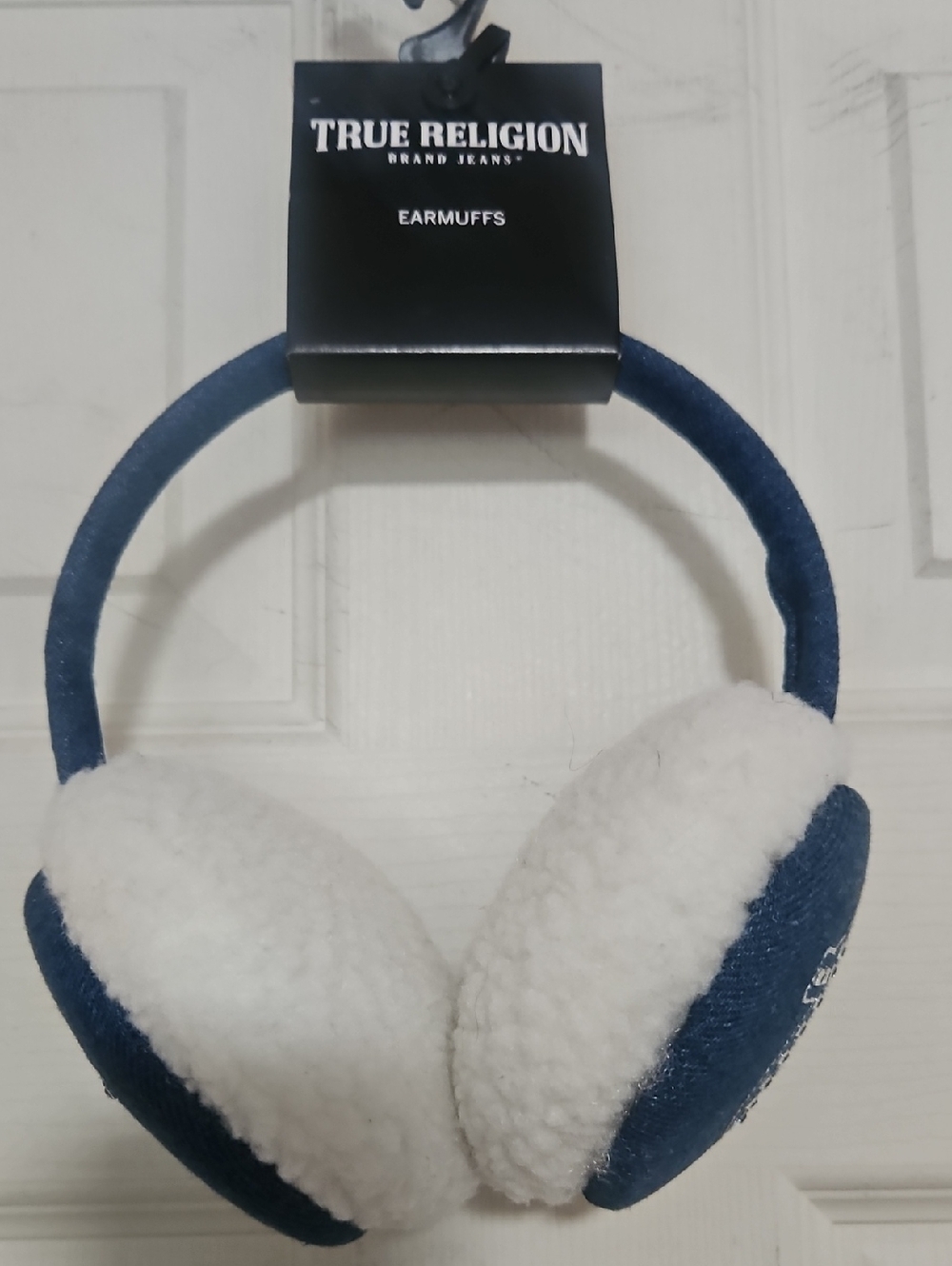 TRUE RELIGION ADULT UNISEX EAR MUFFS: NEW WITH TAGS: OS